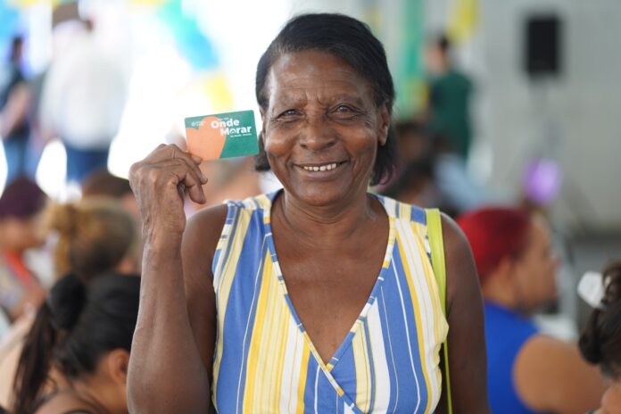 Cartões do Aluguel Social e escrituras de imóveis serão entregues a moradores de Aparecida de Goiânia goias