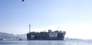 Petrobras e Equinor lideram disputa por blocos no pré-sal