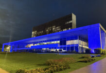 Palácio do Buriti é iluminado de azul em ação global contra o câncer de colo do útero