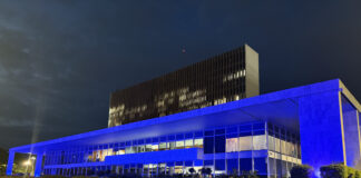 Palácio do Buriti é iluminado de azul em ação global contra o câncer de colo do útero