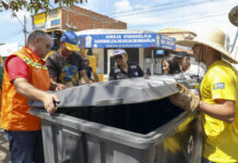 Mutirão de limpeza leva 35 novos contêineres ao Riacho Fundo II e reforça combate à dengue