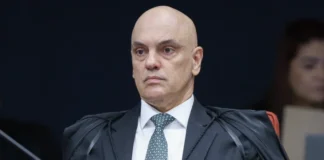 Alexandre de Moraes e Cláudio Castro chegam juntos a audiência sobre megaoperação policial no Rio
