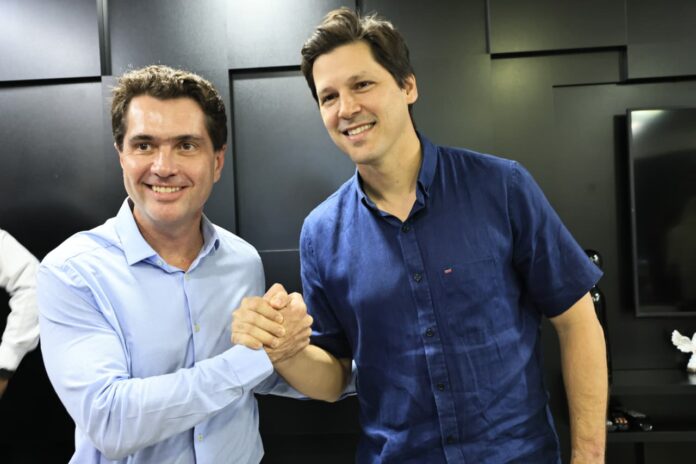 Prefeito de Cristalina declara apoio a Daniel Vilela para 2026 goias