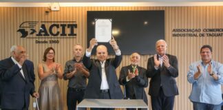 Associação Comercial e Industrial de Taguatinga recebe escritura e regulariza área ocupada há 48 anos