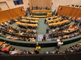 Diretor regional do Sesc-DF recebe título de Cidadão Honorário de Brasília pela CLDF