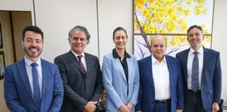 Governador Ibaneis Rocha enaltece atuação da PGDF em reunião com procuradores