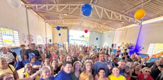 Celina Leão se rende ao forró no Festival da Pessoa Idosa