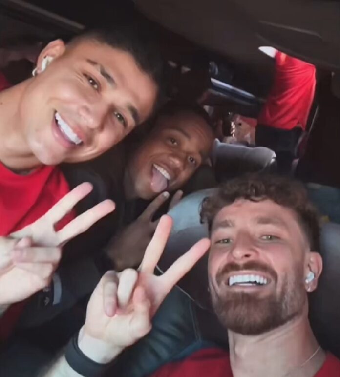 Flamengo embarca rumo a Lima sob festa, tensão e apoio maciço da torcida esporte