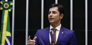 Deputado Duarte Jr. acusa colega do PSB de ameaça após sessão da CPMI do INSS