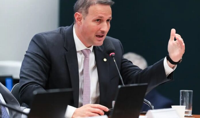 Tarcísio de Freitas exonera Guilherme Derrite da Secretaria de Segurança Pública politica