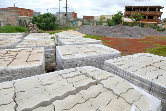 GDF leva pavimentação com bloquetes a ruas da Estrutural brasilia
