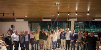 Governador Ibaneis Rocha reúne deputados para jantar de confraternização