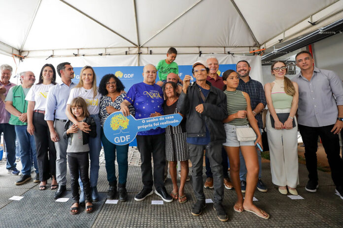 Sonho da casa própria vira realidade para mais 140 famílias no Sol Nascente