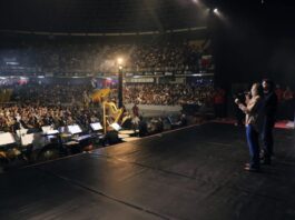 Ovacionada: Celina reúne 10 mil em Natal solidário