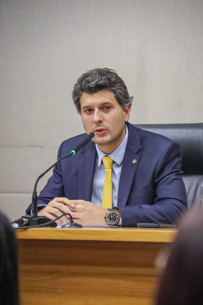 Eduardo Pedrosa se destaca na CLDF com 64 leis e mais de 5.400 propostas brasilia