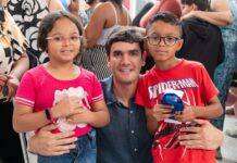 Rafael Prudente entrega mais de 1.300 óculos a estudantes da rede pública de Ceilândia