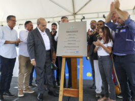 Ibaneis Rocha inaugura reforma da Praça dos Estados, na Candangolândia