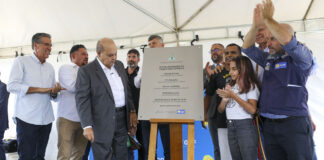 Ibaneis Rocha inaugura reforma da Praça dos Estados, na Candangolândia