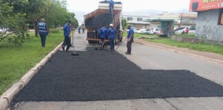 Mais de 20 toneladas de massa asfáltica são usadas para recuperar vias e bueiros de Ceilândia