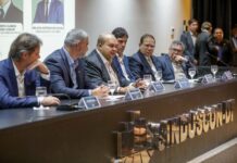 Em reunião com o setor da construção civil, Ibaneis Rocha destaca avanços no DF e apresenta novo presidente do BRB