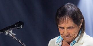 Roberto Carlos sofre incidente com carro durante gravação de especial da Globo em Gramado