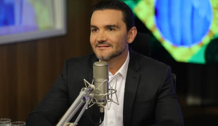 União Brasil expulsa ministro do Turismo, Celso Sabino, por descumprir determinação partidária politica