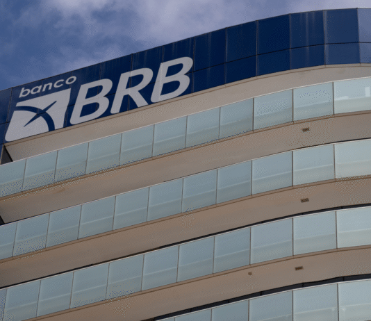 GDF age para fortalecer o BRB e garantir solidez financeira