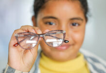 Projeto leva oftalmologia e odontologia gratuitas para crianças e adolescentes em oito cidades