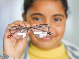 Projeto leva oftalmologia e odontologia gratuitas para crianças e adolescentes em oito cidades