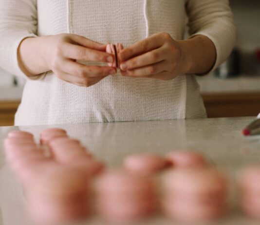 Dia do Confeiteiro: Celebrando a arte que transforma sabores com Senac-DF