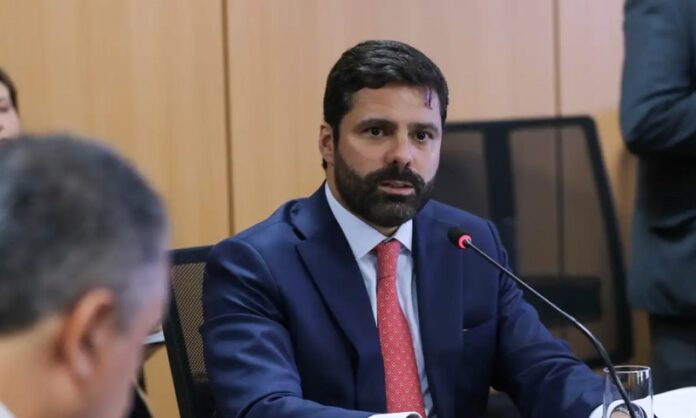 Lula nomeia Manoel Carlos de Almeida Neto como ministro interino da Justiça justiça