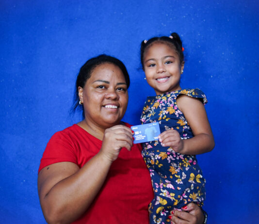 Cartão Uniforme Escolar beneficia famílias e fortalece o comércio local no DF