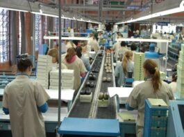 Comissão adia parecer sobre fim da escala 6×1 e redução da jornada de trabalho