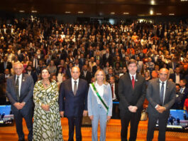 Celina Leão assume o Governo do DF em cerimônia marcada por apoio institucional e político
