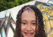 No Teatro Sesc Paulo Gracindo, menina realiza sonho de assistir a espetáculo de dança