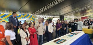 Ceilândia celebra 55 anos com corte de bolo na Praça do Trabalhador