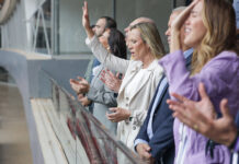 Governadora Celina Leão participa de celebração da Sexta-feira Santa com fiéis evangélicos