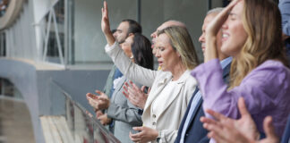 Governadora Celina Leão participa de celebração da Sexta-feira Santa com fiéis evangélicos