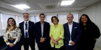 Damares cobra obras no Hran e reforça apoio à saúde no DF