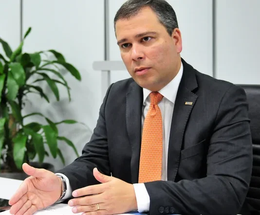 Ex-presidente do BRB pede transferência e sinaliza interesse em delação ao STF