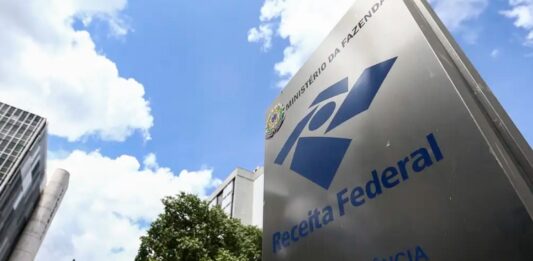 Receita abre consulta ao primeiro lote de restituição automática do IRPF nesta quarta-feira