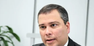 Ministros do STF votam para manter prisão de ex-presidente do BRB