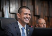 Douglas Ruas é eleito presidente da Alerj em votação marcada por boicote da oposição