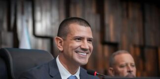 Douglas Ruas é eleito presidente da Alerj em votação marcada por boicote da oposição