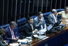 Senado aprova projeto que reconhece estágio como experiência profissional