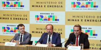 Governo anuncia subsídio para conter alta da gasolina e do diesel