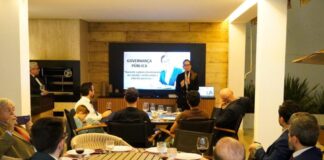 Cris Nardes reúne jornalistas e defende governança pública no DF