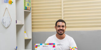 Psicólogo do DF recebe destaque nacional por projeto de acolhimento a estudantes LGBT