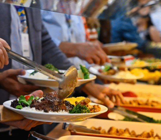 Sesc SIA abre restaurante ao público com buffet acessível