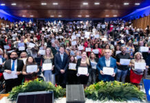 CLDF homenageia luta por inclusão e entrega primeira moção de louvor em braille em 35 anos
